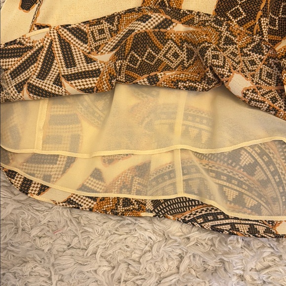 Patterned Halter Top.NWOT - Picture 8 of 10